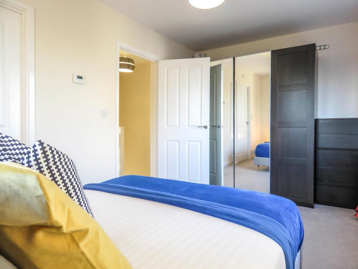 Tudors Esuites 4 Bedroom House Driveway & Garden Бирмингем Экстерьер фото